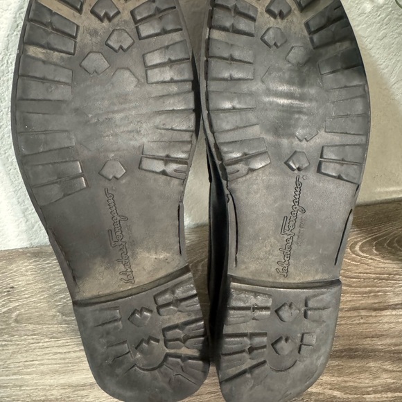 Salvatore Ferragamo Black Loafers with Polished Finish - Picture 6 of 13